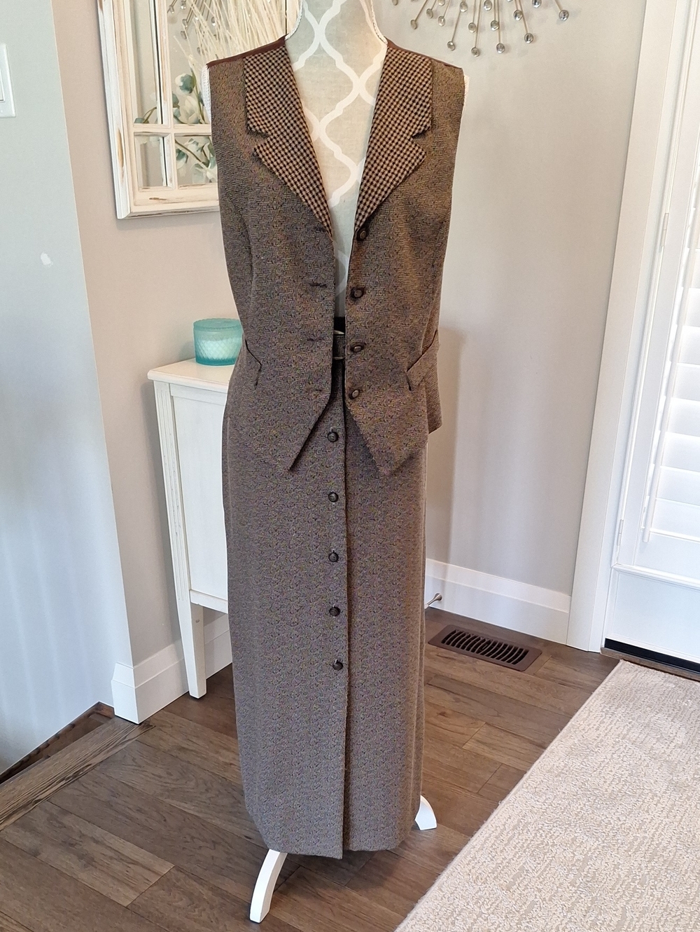 Vintage 2 piece Ensemble Vest and skirt.